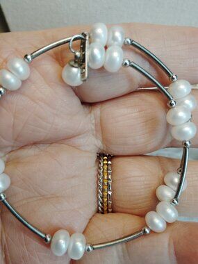 Vantel Pearls “Swirl of Pearls” Memory Wire Bracelet – White Freshwater Pearls
